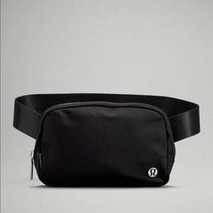Lululemon Everywhere Belt Bag - Black